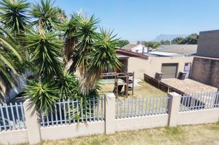 5 Bedroom Property for Sale in Bothasig Western Cape